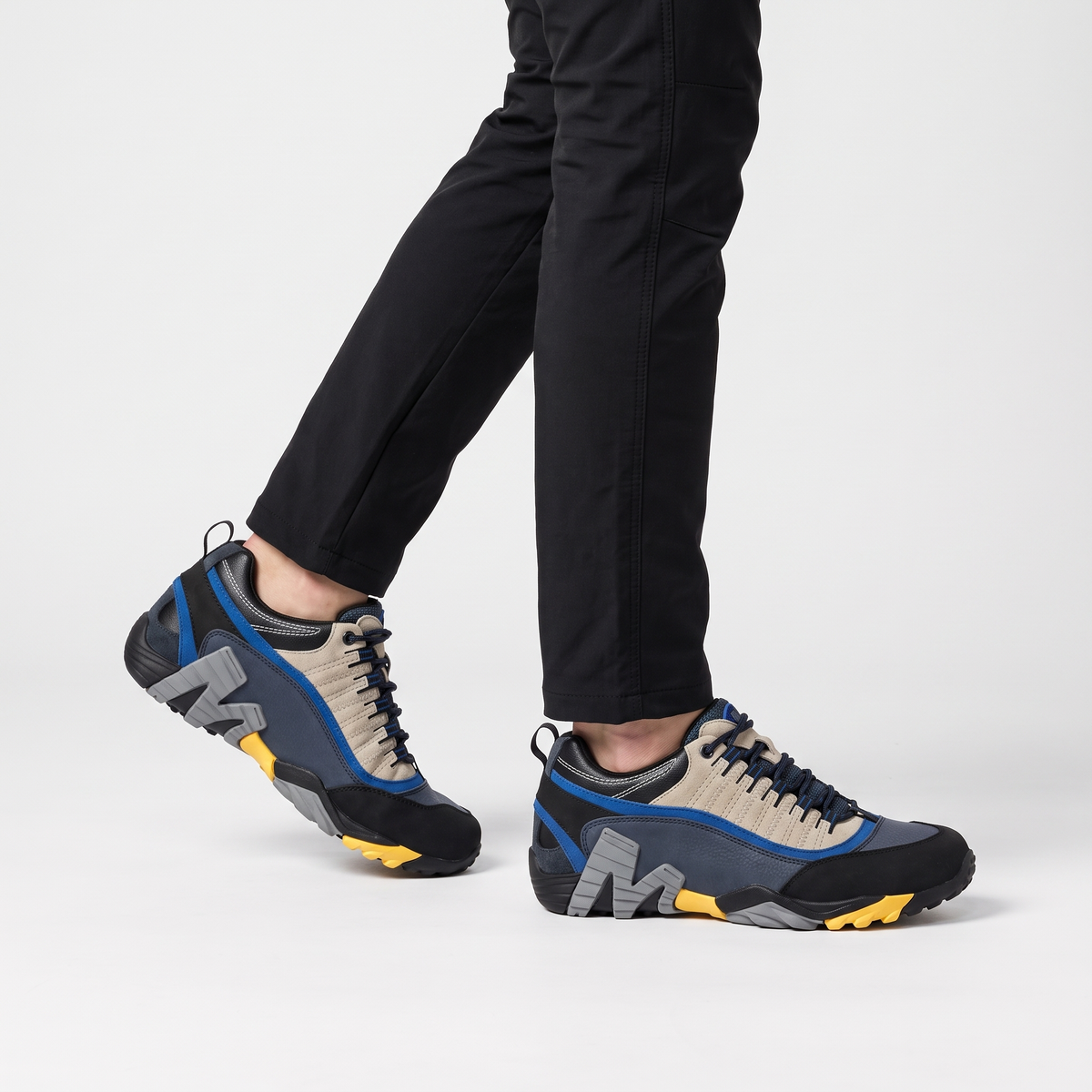 RockGrip Trekkingschuh am Fuß, Damen