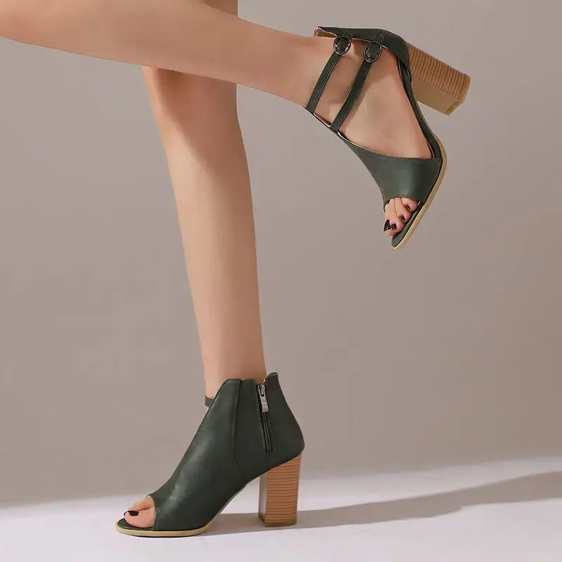 Ava | Peeptoe-Pumps mit Blockabsatz