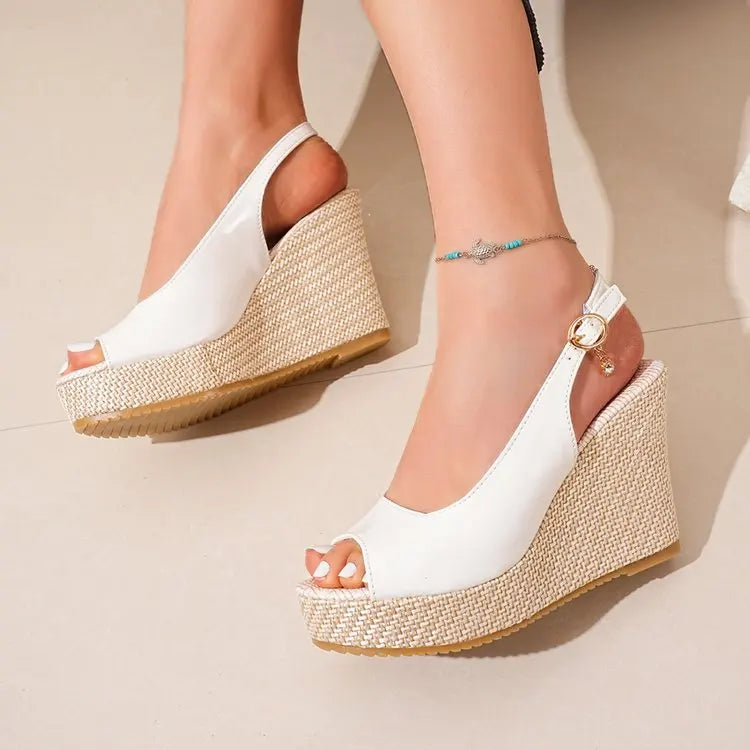 Breeze | Leichte Plateausandalen