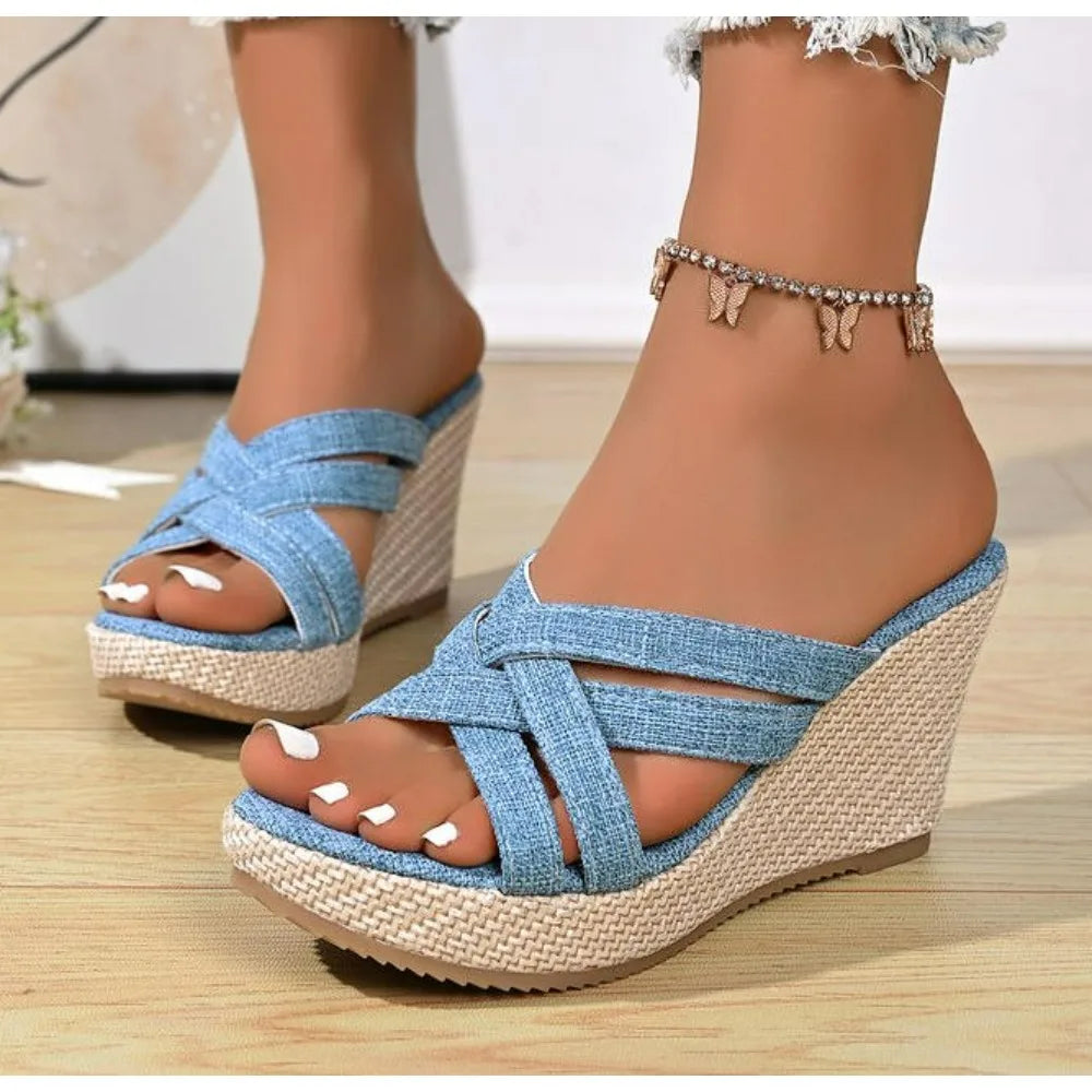 Adeline | Keilsandalen mit gekreuzten Riemen