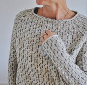 Victoria | Eleganter grauer Pullover mit U-Boot-Ausschnitt